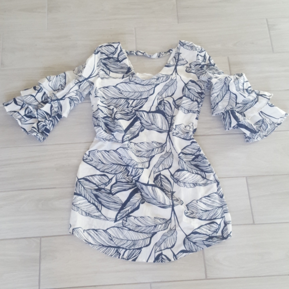 Beautiful xs dress  white and navy blue